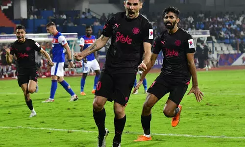 ബ്ലാസ്റ്റേഴ്സിന് ഇൻജുറി ഷോക്ക്! ബംഗളൂരുവിനോട് തോറ്റ് ഡ്യൂറൻഡ് കപ്പിൽ സെമി കാണാതെ പുറത്ത് ബ്ലാസ്റ്റേഴ്സിന് ഇൻജുറി ഷോക്ക്! ബംഗളൂരുവിനോട് തോറ്റ് ഡ്യൂറൻഡ് കപ്പിൽ സെമി കാണാതെ പുറത്ത്