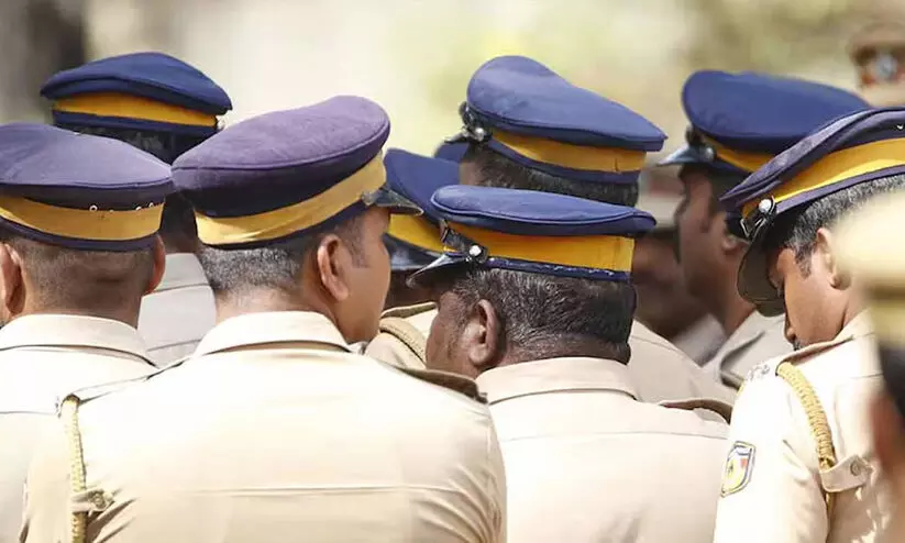 ജോലിഭാരം ആത്മഹത്യയിലേക്ക് നയിക്കുന്നു, അംഗബലം കൂട്ടണം, മനോവീര്യം തകർക്കരുത്; പൊലിസ് അസോസിയേഷൻ ജോലിഭാരം ആത്മഹത്യയിലേക്ക് നയിക്കുന്നു, അംഗബലം കൂട്ടണം, മനോവീര്യം തകർക്കരുത്; പൊലിസ് അസോസിയേഷൻ