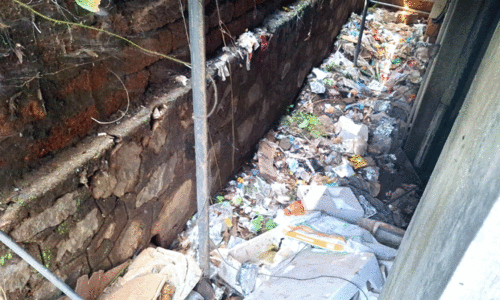 അലക്ഷ്യമായി മാലിന്യം തള്ളി; ആശുപത്രിക്ക് 30,000 പിഴ അലക്ഷ്യമായി മാലിന്യം തള്ളി; ആശുപത്രിക്ക് 30,000 പിഴ