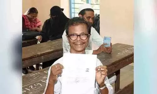 68ാം വയസ്സിൽ ഏഴാം ക്ലാസ് പരീക്ഷ എഴുതാനെത്തി നടൻ ഇന്ദ്രൻസ്; അഭിനന്ദനവുമായി മന്ത്രി ശിവൻ കുട്ടി