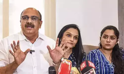 യുവനടിയുടെ വെളിപ്പെടുത്തൽ; നടൻ സിദ്ദിഖിനെതിരെ നിയമനടപടിക്ക് സാധ്യത യുവനടിയുടെ വെളിപ്പെടുത്തൽ; നടൻ സിദ്ദിഖിനെതിരെ നിയമനടപടിക്ക് സാധ്യത