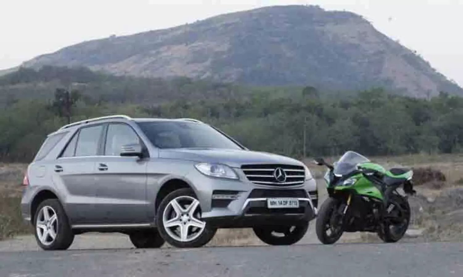 ഡ്രൈവിങ് സേഫാക്കണ്ടേ‍? നിങ്ങളുടെ ബൈക്കിനും കാറിനുമുള്ള നിർബന്ധമായ ആക്സസറീസ് ഓൺലൈനിൽ വാങ്ങാം