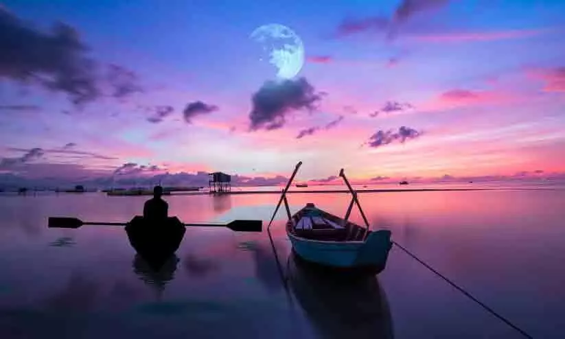 കംഫര്ട്ട് സോണുകള് പൊളിയട്ടെ, യാത്രകള് തുടരട്ടെ... കംഫര്ട്ട് സോണുകള് പൊളിയട്ടെ, യാത്രകള് തുടരട്ടെ...