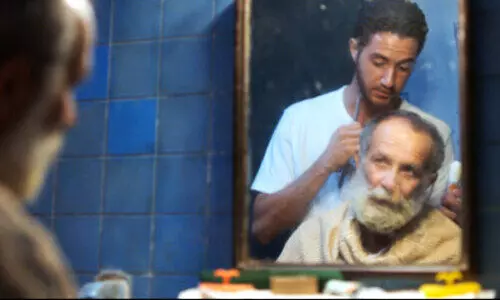 മൈ ​ഫാ​ദേ​ഴ്സ് സെ​ന്റ് എ​ന്ന ചി​ത്ര​ത്തി​ലെ രം​ഗം