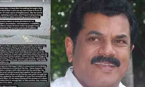 നിയമം അധികാരം ഉള്ളവർക്ക് വേണ്ടി; ഇവിടെ സ്ഥിതി മെച്ചപ്പെടുമെന്ന് കരുതാനാകില്ല- മുകേഷിനെതിരെ വീണ്ടും ടെസ് ജോസഫ് നിയമം അധികാരം ഉള്ളവർക്ക് വേണ്ടി; ഇവിടെ സ്ഥിതി മെച്ചപ്പെടുമെന്ന് കരുതാനാകില്ല- മുകേഷിനെതിരെ വീണ്ടും ടെസ് ജോസഫ്