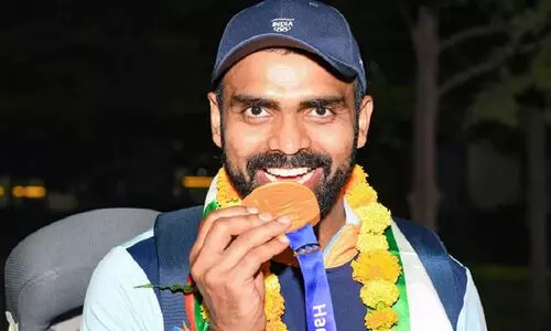 മന്ത്രിമാർ തമ്മിലെ തർക്കം; സ്വീകരണം ഏറ്റുവാങ്ങാതെ ശ്രീജേഷ് മടങ്ങി