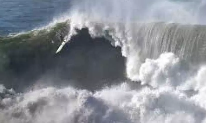 വേലിയേറ്റം ശക്തം: വീടുകളിൽ വെള്ളം കയറി; തീരവാസികൾ ദുരിതത്തിൽ