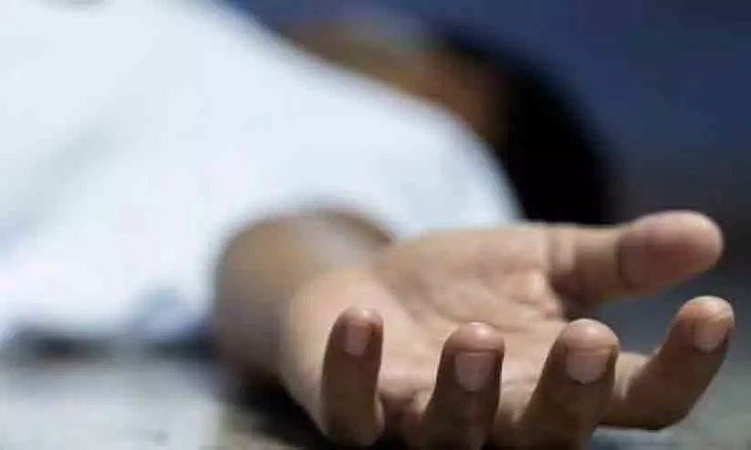 അമ്മയും മകളും വീട്ടിൽ തൂങ്ങി മരിച്ച നിലയിൽ അമ്മയും മകളും വീട്ടിൽ തൂങ്ങി മരിച്ച നിലയിൽ