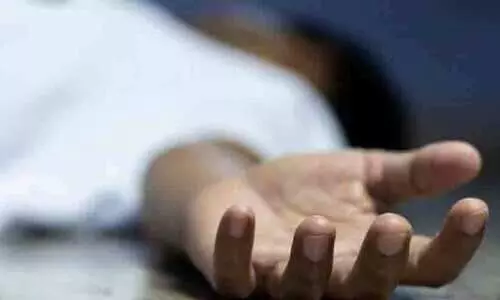 അമ്മയും മകളും വീട്ടിൽ തൂങ്ങി മരിച്ച നിലയിൽ