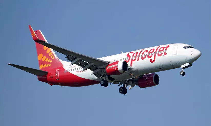 യന്ത്രത്തകരാർ, ദുബൈ വിമാനമെത്തിയില്ല;  നെടുമ്പാശ്ശേരിയിൽ കുടുങ്ങിയത് 180 യാത്രക്കാർ