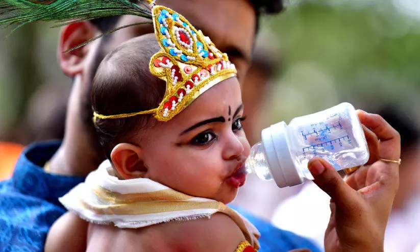 നഗരത്തെ അമ്പാടിയാക്കി ശോഭായാത്ര