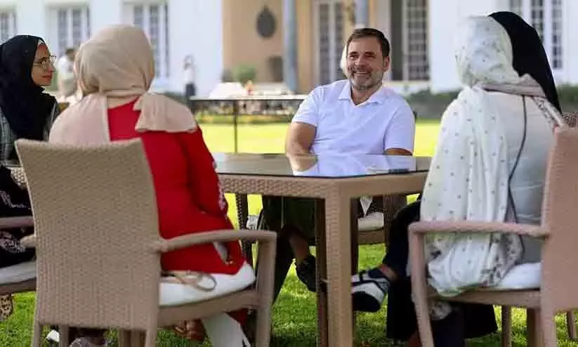 വിദ്യാർഥിനികളോട് വിവാഹത്തെപ്പറ്റി ചോദിച്ച് രാഹുൽ ഗാന്ധി പെട്ടു!; ‘30 വർഷമായി ആ സമ്മർദത്തെ അതിജീവിക്കുകയാണ്’ -VIDEO വിദ്യാർഥിനികളോട് വിവാഹത്തെപ്പറ്റി ചോദിച്ച് രാഹുൽ ഗാന്ധി പെട്ടു!; ‘30 വർഷമായി ആ സമ്മർദത്തെ അതിജീവിക്കുകയാണ്’ -VIDEO