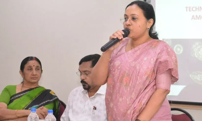 അമീബിക് മസ്തിഷ്ക ജ്വരം, ഗവേഷണം കേരളം ഏറ്റെടുക്കും- വീണ ജോര്ജ് അമീബിക് മസ്തിഷ്ക ജ്വരം, ഗവേഷണം കേരളം ഏറ്റെടുക്കും- വീണ ജോര്ജ്