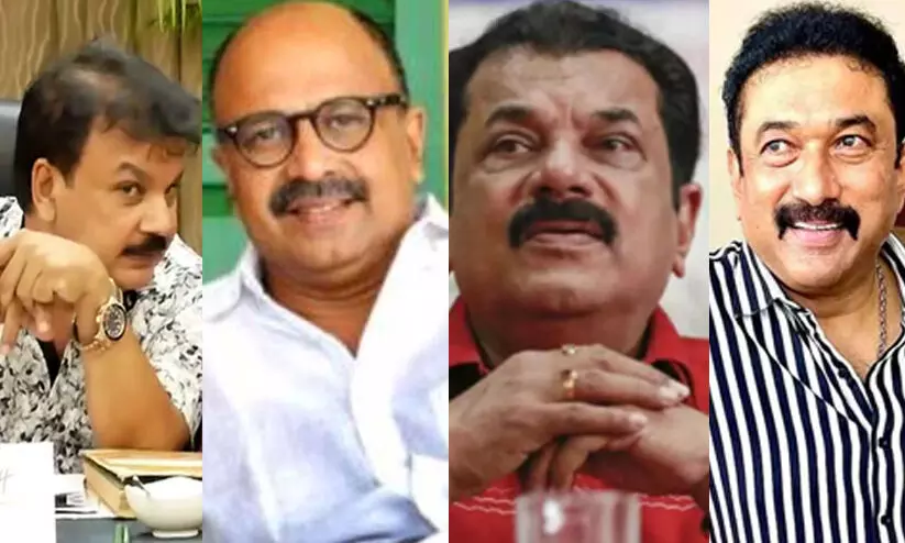 അമ്മ’യിലെ ഉടയുന്ന വിഗ്രഹങ്ങൾ അമ്മ’യിലെ ഉടയുന്ന വിഗ്രഹങ്ങൾ