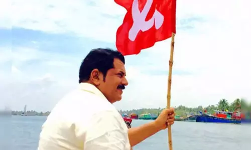 എം.എൽ.എ സ്ഥാനം രാജി വെക്കേണ്ടതില്ല; മുകേഷിനെ കൈവിടാതെ സി.പി.എം എം.എൽ.എ സ്ഥാനം രാജി വെക്കേണ്ടതില്ല; മുകേഷിനെ കൈവിടാതെ സി.പി.എം