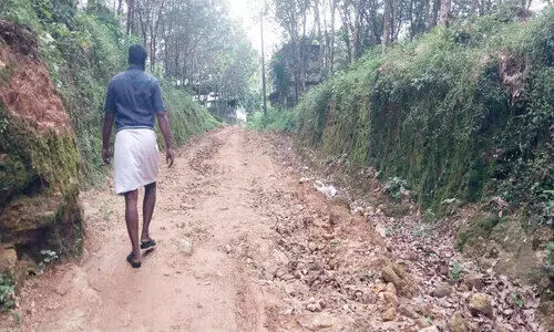 യാത്രക്കാർക്ക് ദുരിതം; ആനപ്പാറ-കിഴുതോണി റോഡ് നിർമാണം പാതിവഴിയിൽ