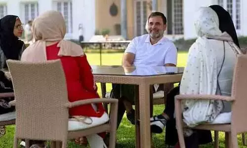 വിദ്യാർഥിനികളോട് വിവാഹത്തെപ്പറ്റി ​ചോദിച്ച് രാഹുൽ ഗാന്ധി പെട്ടു!; ‘30 വർഷമായി ആ സമ്മർദത്തെ അതിജീവിക്കുകയാണ്’ -VIDEO