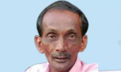 തെങ്ങുകയറ്റ തൊഴിലാളി തെങ്ങിൽനിന്ന് വീണുമരിച്ചു