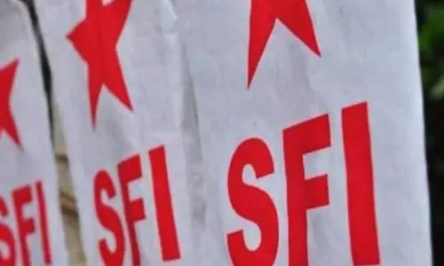 സി.പി.ഐ ഓഫിസ് എസ്.എഫ്.ഐ പ്രവർത്തകർ അടിച്ചുതകർത്തു