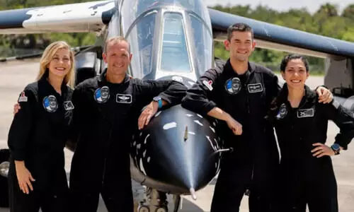 സ്വ​കാ​ര്യ വ്യ​ക്തി​ക​ളു​ടെ ആ​ദ്യ ബ​ഹി​രാ​കാ​ശ ന​ട​ത്ത​ത്തി​ന് ഇ​നി​യും കാ​ത്തി​രി​ക്ക​ണം