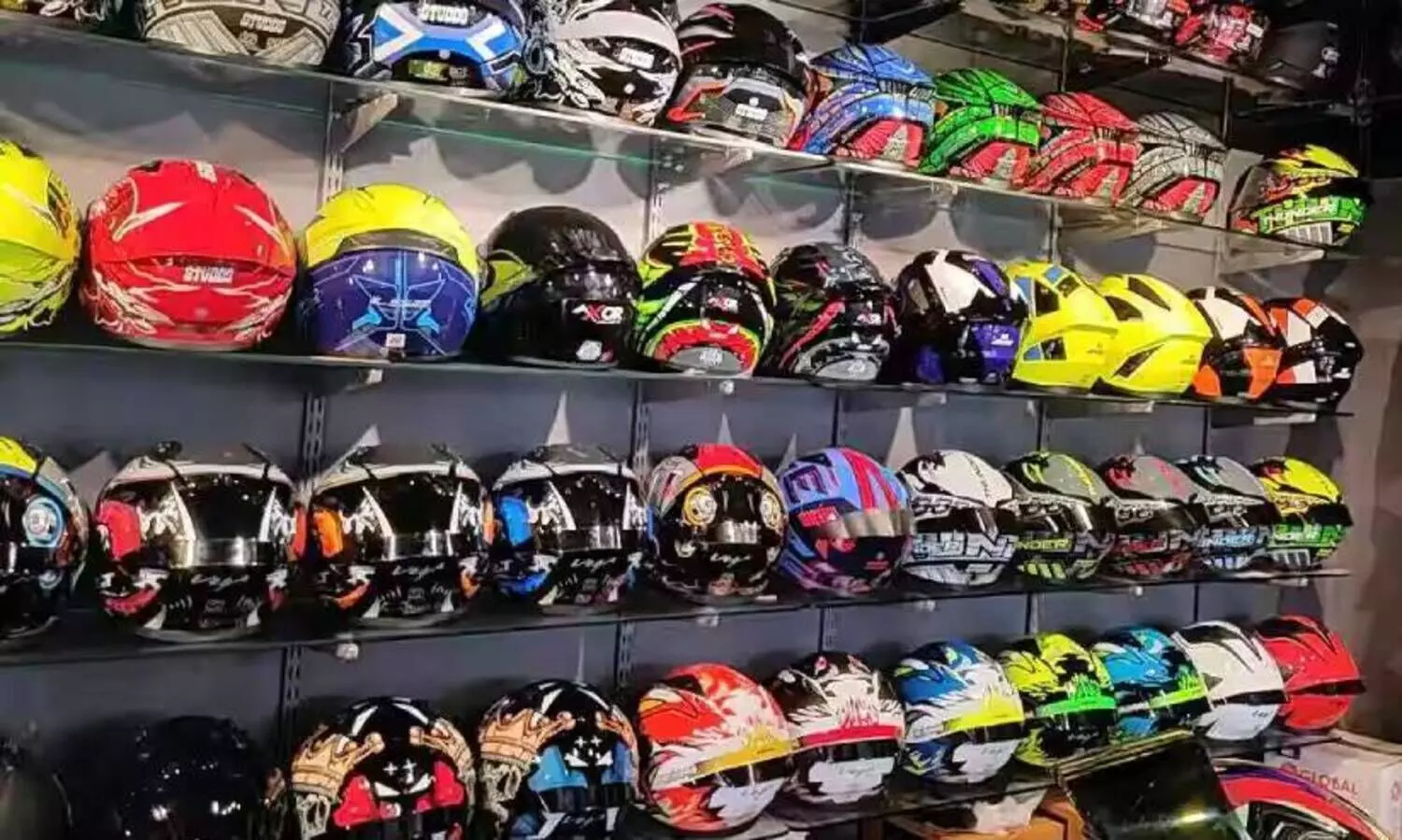 സുരക്ഷ പ്രധാനം, നിലവാരമില്ലാത്ത ഹെല്‍മെറ്റുകള്‍ അനുവദിക്കാനാകില്ല; സംസ്ഥാനങ്ങള്‍ക്ക് കത്തയച്ച് കേന്ദ്രം