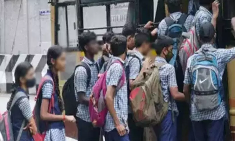 യാത്ര ഇളവ് കാർഡ് അനുവദിക്കുന്നതിൽ അനാസ്ഥ; വിദ്യാർഥികളും ബസ് ജീവനക്കാരും തമ്മിൽ സംഘർഷം പതിവാകുന്നു യാത്ര ഇളവ് കാർഡ് അനുവദിക്കുന്നതിൽ അനാസ്ഥ; വിദ്യാർഥികളും ബസ് ജീവനക്കാരും തമ്മിൽ സംഘർഷം പതിവാകുന്നു