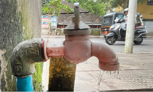 പൊതുടാപ്പുകൾ പേരിനായെങ്കിലും ബിൽ കുറയുന്നില്ല