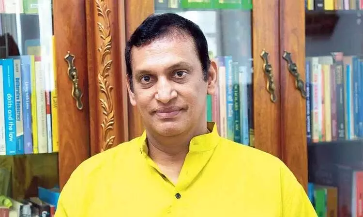 നി​ല​പാ​ടു​ക​ളും   ഇ​ട​​പെ​ട​ലു​ക​ളും