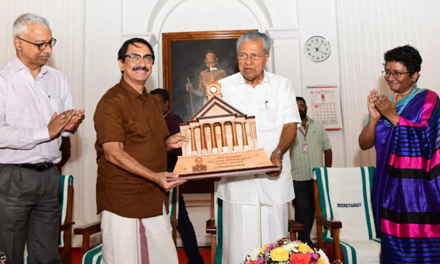 ബഹുമുഖ വ്യക്തിത്വത്തിന്റെ ഉടമയാണ് ചീഫ് സെക്രട്ടറി ഡോ. വി വേണു-മുഖ്യമന്ത്രി