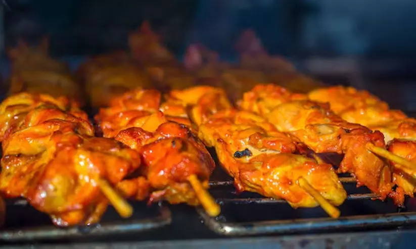 കബാബുകളിൽ കൃത്രിമ നിറം; ആരോഗ്യ വകുപ്പ് നടപടിക്ക് കബാബുകളിൽ കൃത്രിമ നിറം; ആരോഗ്യ വകുപ്പ് നടപടിക്ക്