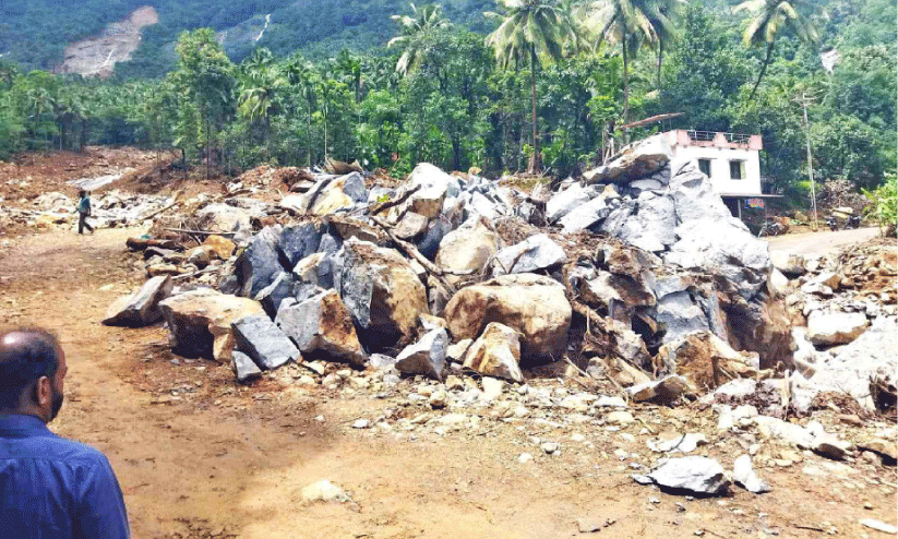 വിലങ്ങാട് ഉരുൾ ദുരന്തം: മാസം പിന്നിടുന്നു; പുനരധിവാസം എങ്ങുമെത്തിയില്ല