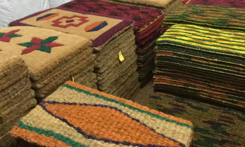 ക​യ​ർ​ഫെ​ഡി​ൽ വി​ല​ക്കി​ഴി​വ്