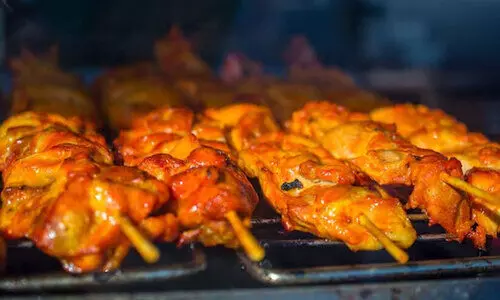 ക​ബാ​ബു​ക​ളി​ൽ കൃ​ത്രി​മ നി​റം; ആ​രോ​ഗ്യ വ​കു​പ്പ് ന​ട​പ​ടി​ക്ക്