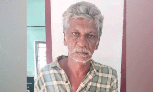 പട്ടാപ്പകല് കടയിൽ മോഷണം; പ്രതി പിടിയില് പട്ടാപ്പകല് കടയിൽ മോഷണം; പ്രതി പിടിയില്