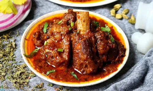 മട്ടൻ കറി കിട്ടിയില്ല, കല്യാണ വീട്ടിൽ മുട്ടനടി; നിരവധി പേർക്ക് പരിക്ക് VIDEO