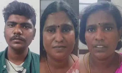 വയോധികയുടെ മൊബൈൽ ഫോൺ കൈക്കലാക്കി അടിച്ചുമാറ്റിയത് ലക്ഷങ്ങൾ; തമിഴ്നാട് സ്വദേശികൾ അറസ്റ്റിൽ