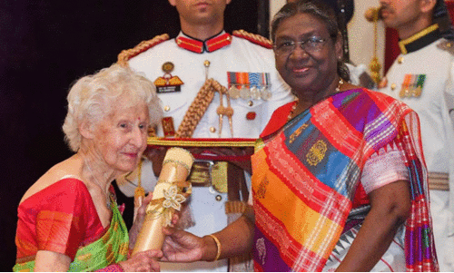 ജോലി: യോഗ പരിശീലക, വയസ്സ്: 101... ഇന്ത്യ പത്മശ്രീ നൽകി ആദരിച്ച ഫ്രഞ്ചുകാരിയെക്കുറിച്ചറിയാം