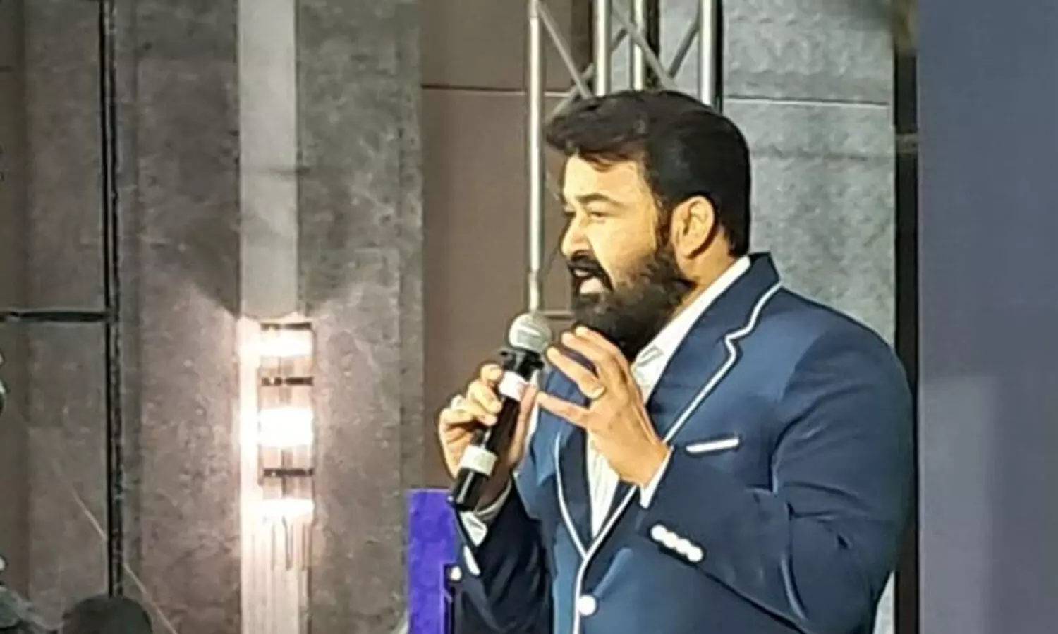 ‘അമ്മ’ ഒരു കുടുംബം പോലെ; എന്തിനും ഏതിനും അതിനെ കുറ്റപ്പെടുത്തരുതെന്ന് മോഹൻലാൽ