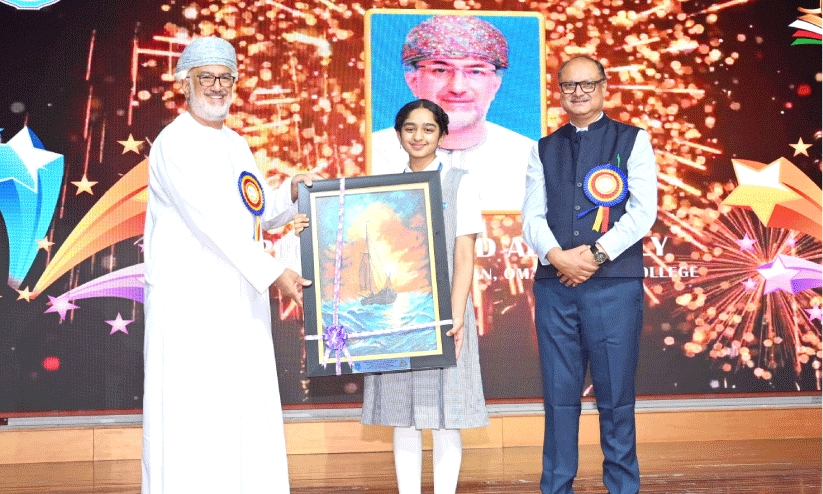 അക്കാദമിക് മികവ്: പുരസ്കാരങ്ങൾ വിതരണം ചെയ്തു അക്കാദമിക് മികവ്: പുരസ്കാരങ്ങൾ വിതരണം ചെയ്തു