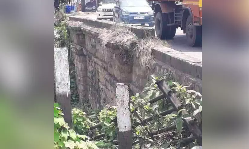 Dangerous Valakode flyover on national highway