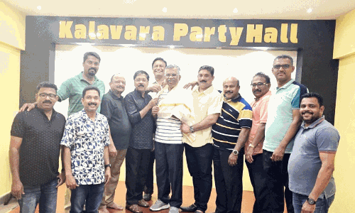 ഐ.​സി.​ആ​ർ.​എ​ഫ് ചെ​യ​ർ​മാ​ൻ അ​ഡ്വ. വി.​കെ. തോ​മ​സി​നെ ആ​ദ​രി​ച്ചു