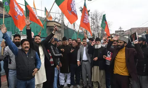 ജമ്മു കശ്മീർ ബി.ജെ.പിയിൽ പൊട്ടിത്തെറി; രണ്ടു പ്രമുഖ നേതാക്കൾ പാർട്ടി വിട്ടു