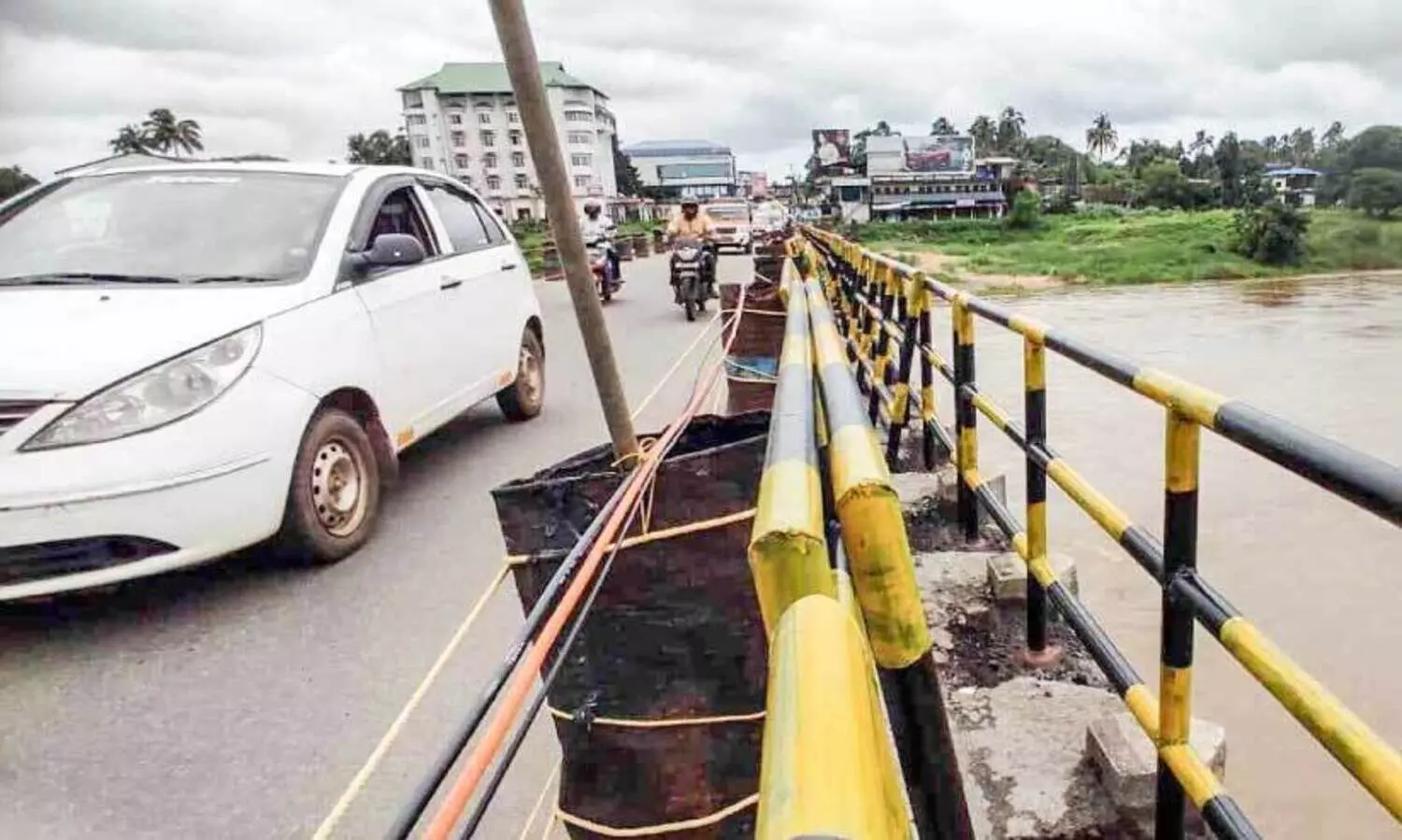 Pattambi bridge handrail
