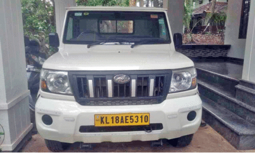 ആയഞ്ചേരി പഞ്ചായത്ത് ഹരിതകർമ സേനക്ക് വാങ്ങിയ വാഹനം ഷെഡിൽ