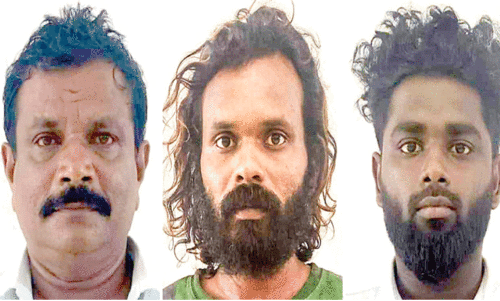 മകളുടെ ആത്മഹത്യക്ക് കാരണം കാമുകനെന്ന്; ക്വട്ടേഷന് നൽകിയയാളും ഗുണ്ടകളും പിടിയില് മകളുടെ ആത്മഹത്യക്ക് കാരണം കാമുകനെന്ന്; ക്വട്ടേഷന് നൽകിയയാളും ഗുണ്ടകളും പിടിയില്