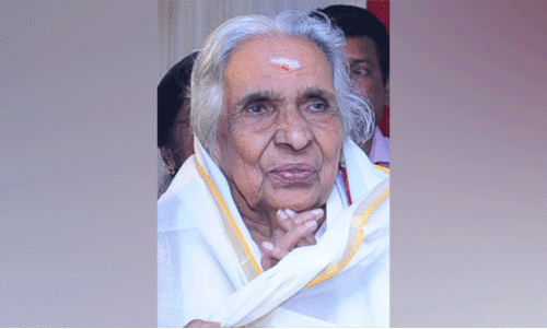 ആശുപത്രിക്ക് ഒരേക്കർ നൽകിയ സരസ്വതിഭായിയെ അധികൃതർ മറന്നു ആശുപത്രിക്ക് ഒരേക്കർ നൽകിയ സരസ്വതിഭായിയെ അധികൃതർ മറന്നു