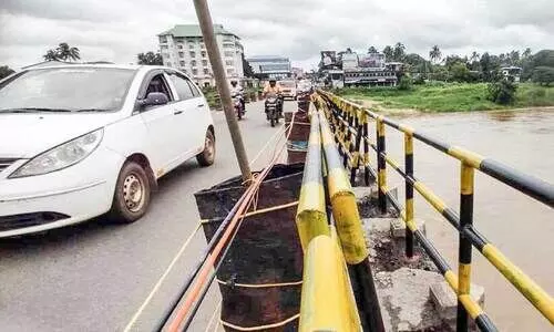 Pattambi bridge handrail