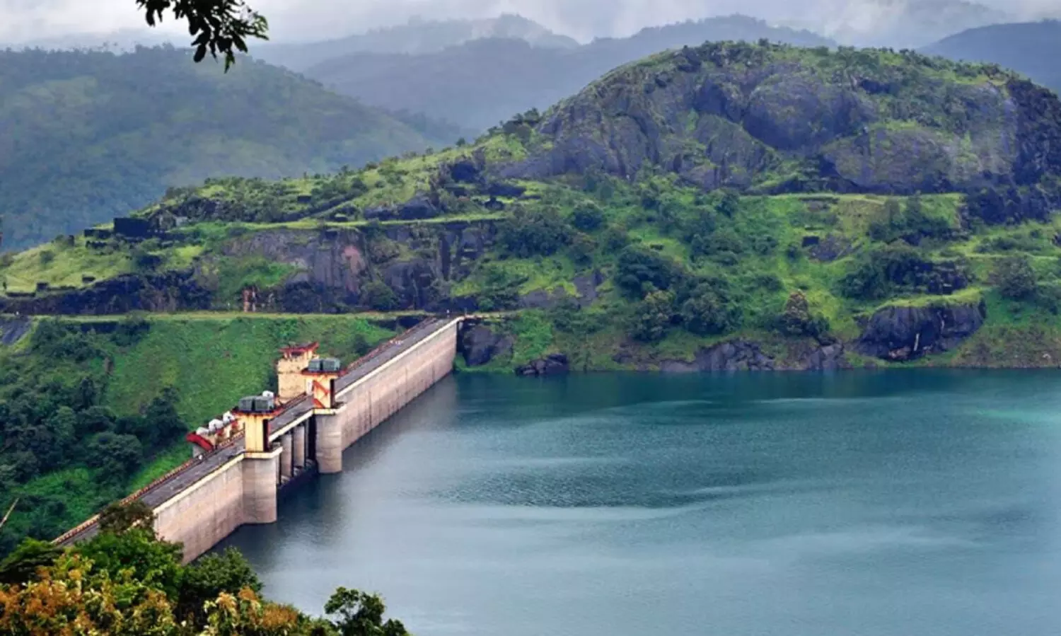 ഇടുക്കി, ചെറുതോണി ഡാമുകൾ പൊതുജനങ്ങൾക്ക് സന്ദർശിക്കാൻ അനുമതി