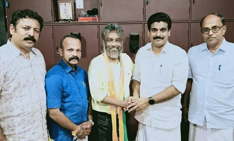 സംഗീത സംവിധായകൻ മോഹൻ സിതാര ബി.ജെ.പിയിൽ സംഗീത സംവിധായകൻ മോഹൻ സിതാര ബി.ജെ.പിയിൽ