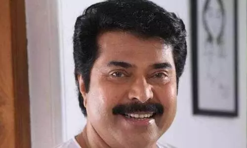 ഈ പ്രായത്തിലും എന്തൊരു ചെറുപ്പമായിരിക്കുന്നു എന്ന് കേള്ക്കുന്നതിനേക്കാളും രോമാഞ്ചവും വിപ്ലവവും ഉണ്ടതിൽ -മമ്മൂട്ടിക്കെതിരെ ഫേസ്ബുക്ക് കുറിപ്പ് ഈ പ്രായത്തിലും എന്തൊരു ചെറുപ്പമായിരിക്കുന്നു എന്ന് കേള്ക്കുന്നതിനേക്കാളും രോമാഞ്ചവും വിപ്ലവവും ഉണ്ടതിൽ -മമ്മൂട്ടിക്കെതിരെ ഫേസ്ബുക്ക് കുറിപ്പ്